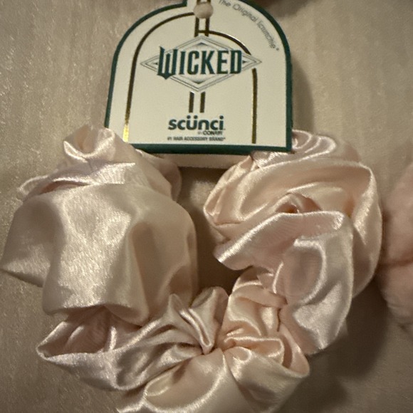 Conair Wicked Hair Accessories bundle of 4 Universal Studio Scunci Headbands New - Picture 3 of 11